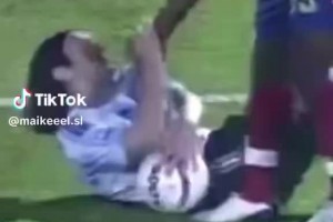 偷袭！梅西这个进球你看过吗？😂